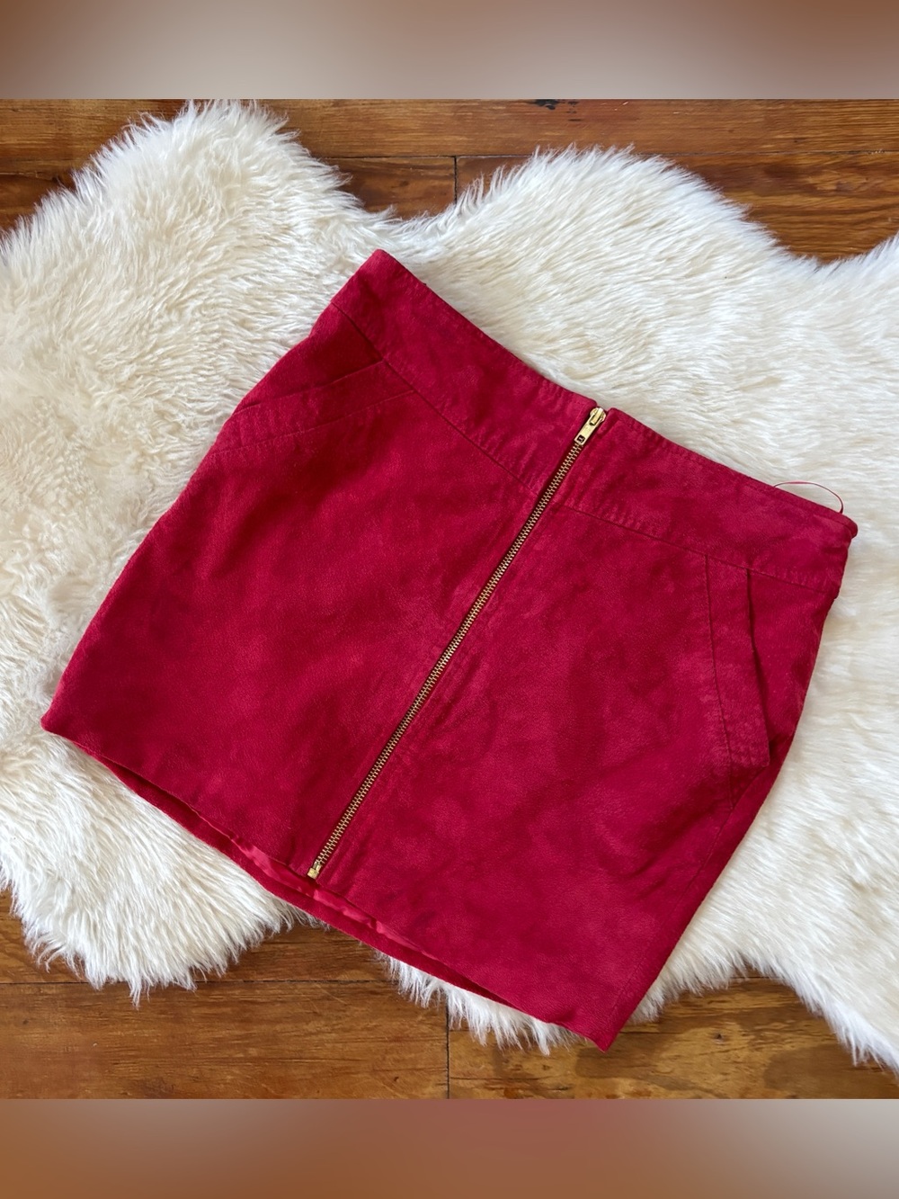 Mango Genuine Leather Solid Red Front-Zip Mini Skirt
